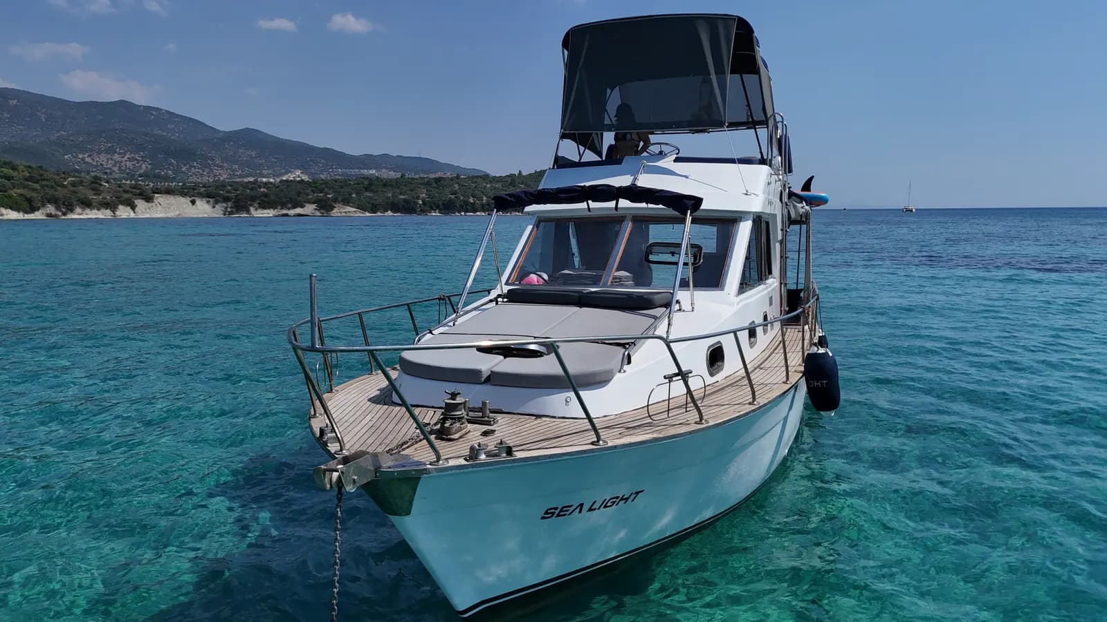 Sea Light flybridge yat